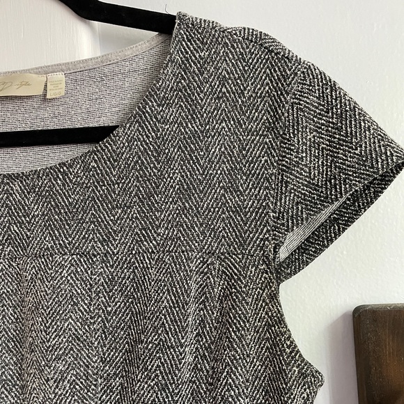 Cap Sleeve A-Line Dress - Picture 3 of 5